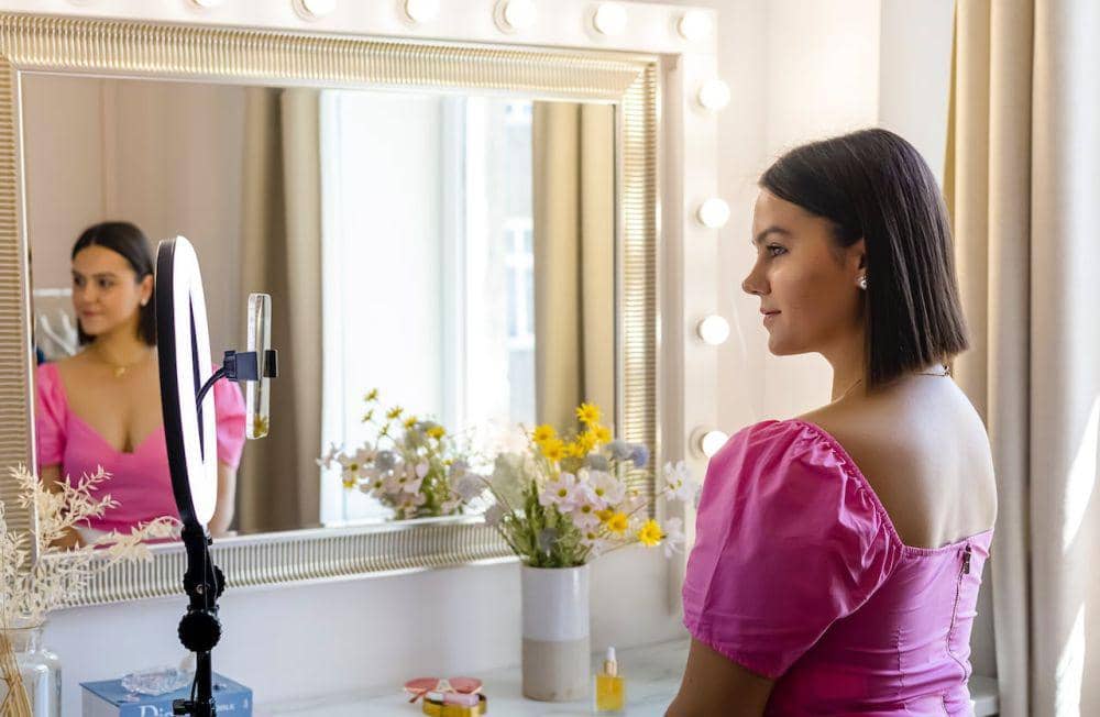 7 Tips Styling Rambut Pendek Wanita, Stylish dan Antilepek