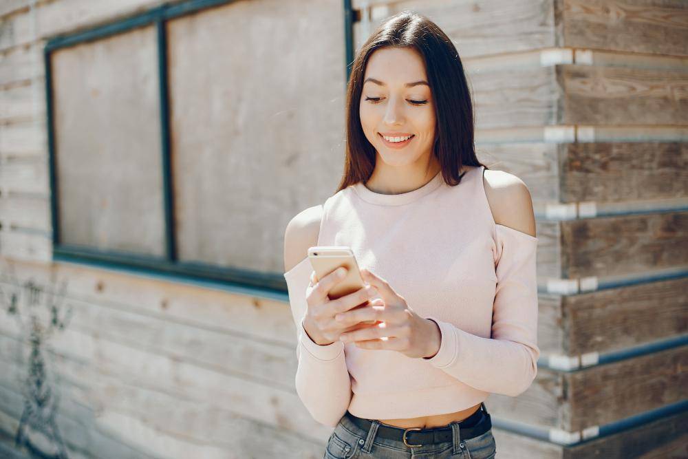 5 Cara Sukses Kenalan Online