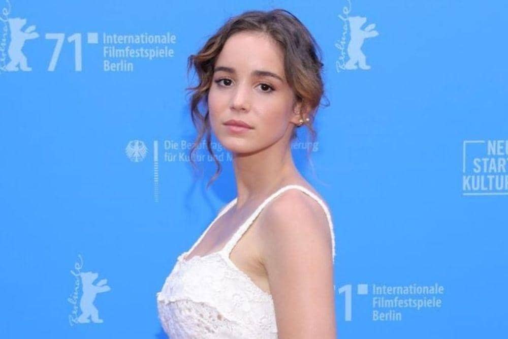 instagram.com/alba.baptista