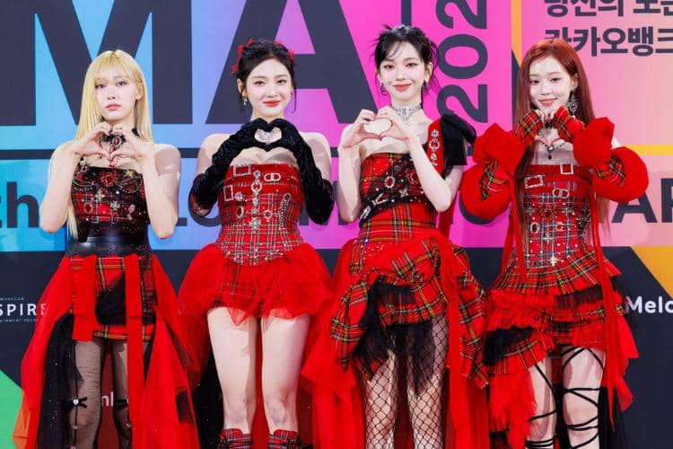 Gaya Keren Para Artis di Karpet Merah Melon Music Awards 2023