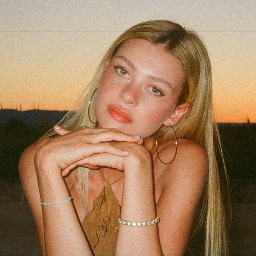 Instagram.com/nicolaannepeltzbeckham