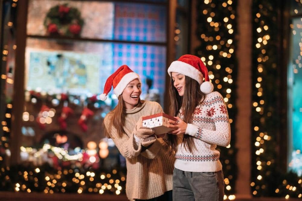 freepik.com/teksomolika