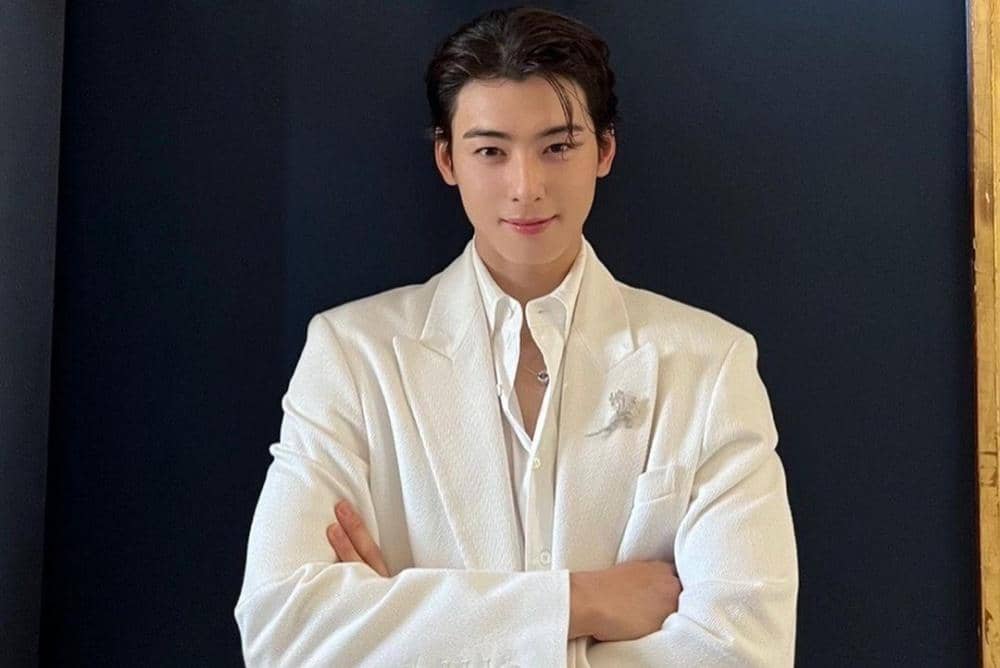 Instagram.com/eunwo.o_c