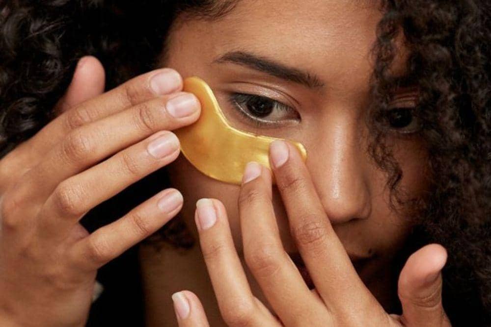 bestproducts.com/Cara Pakai Masker Mata yang Benar