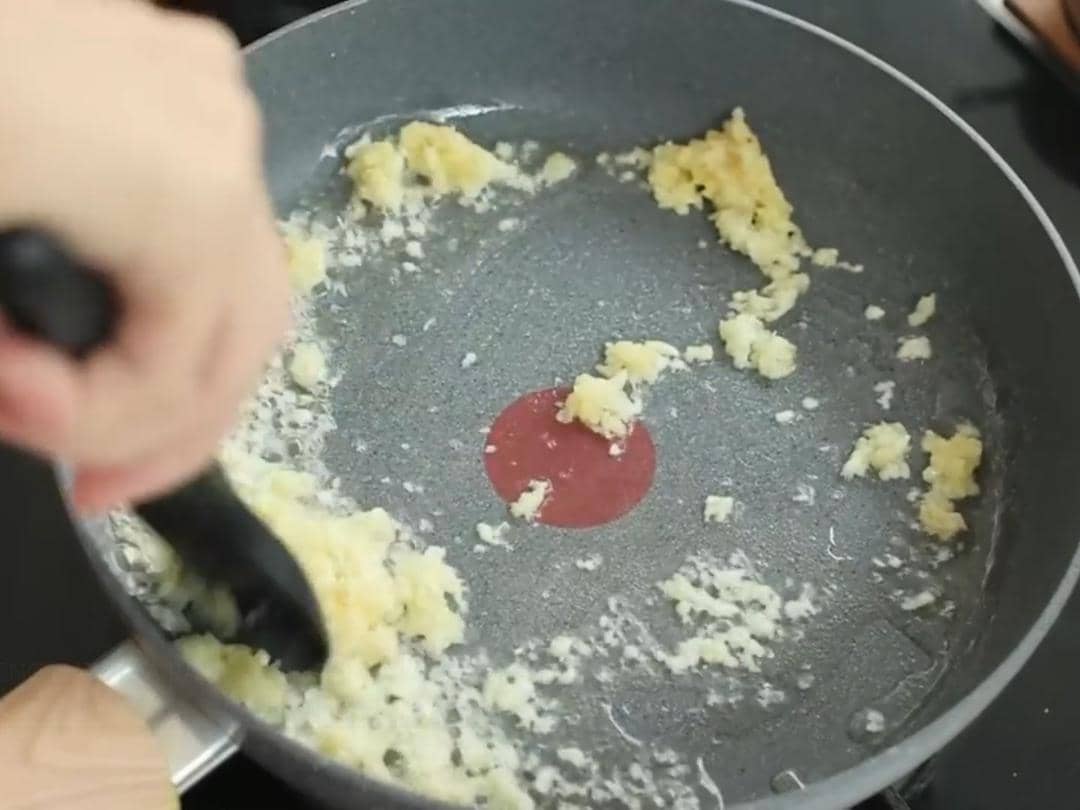 Twitter.com/hermawan_devina