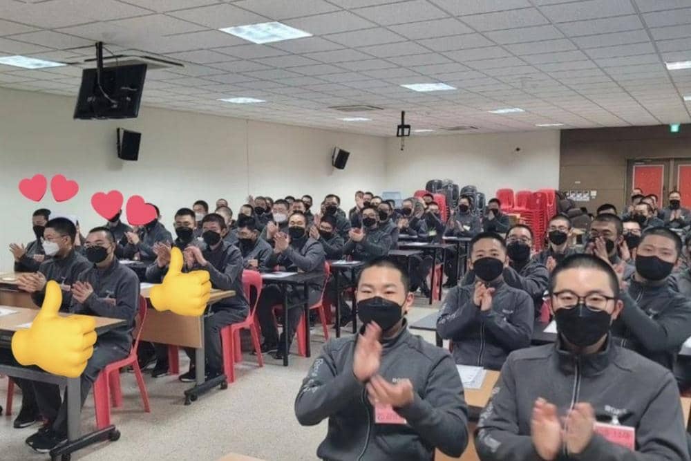 Twitter.com/LianiDesta16957