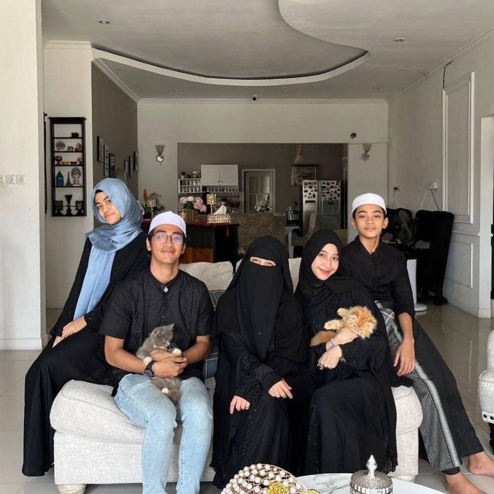 instagram.com/adiba.knza