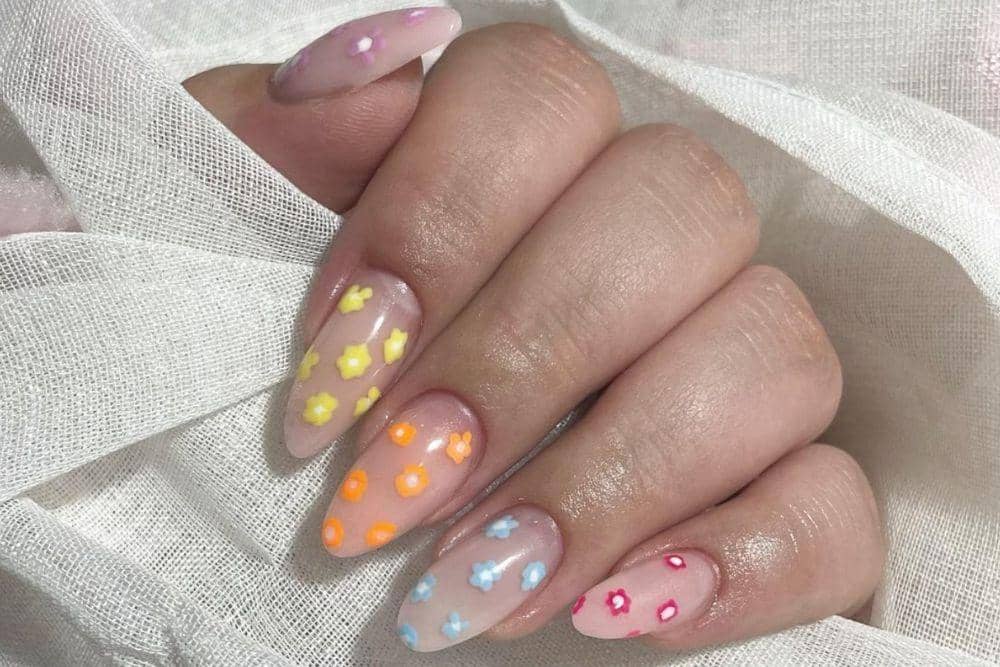 thelist.com/Gaya Nail Art Korean Style