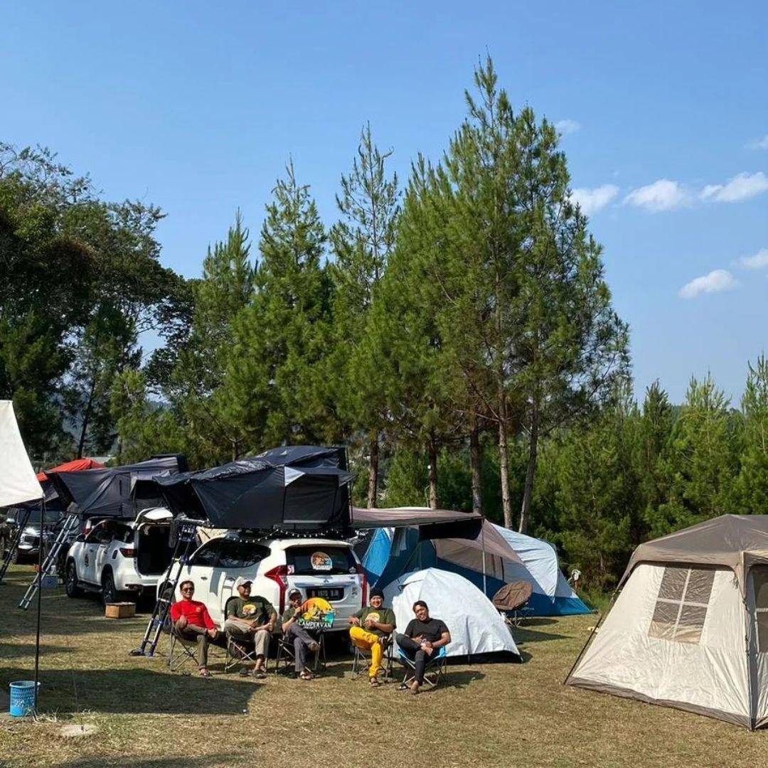 instagram.com/pineforestcamplembang