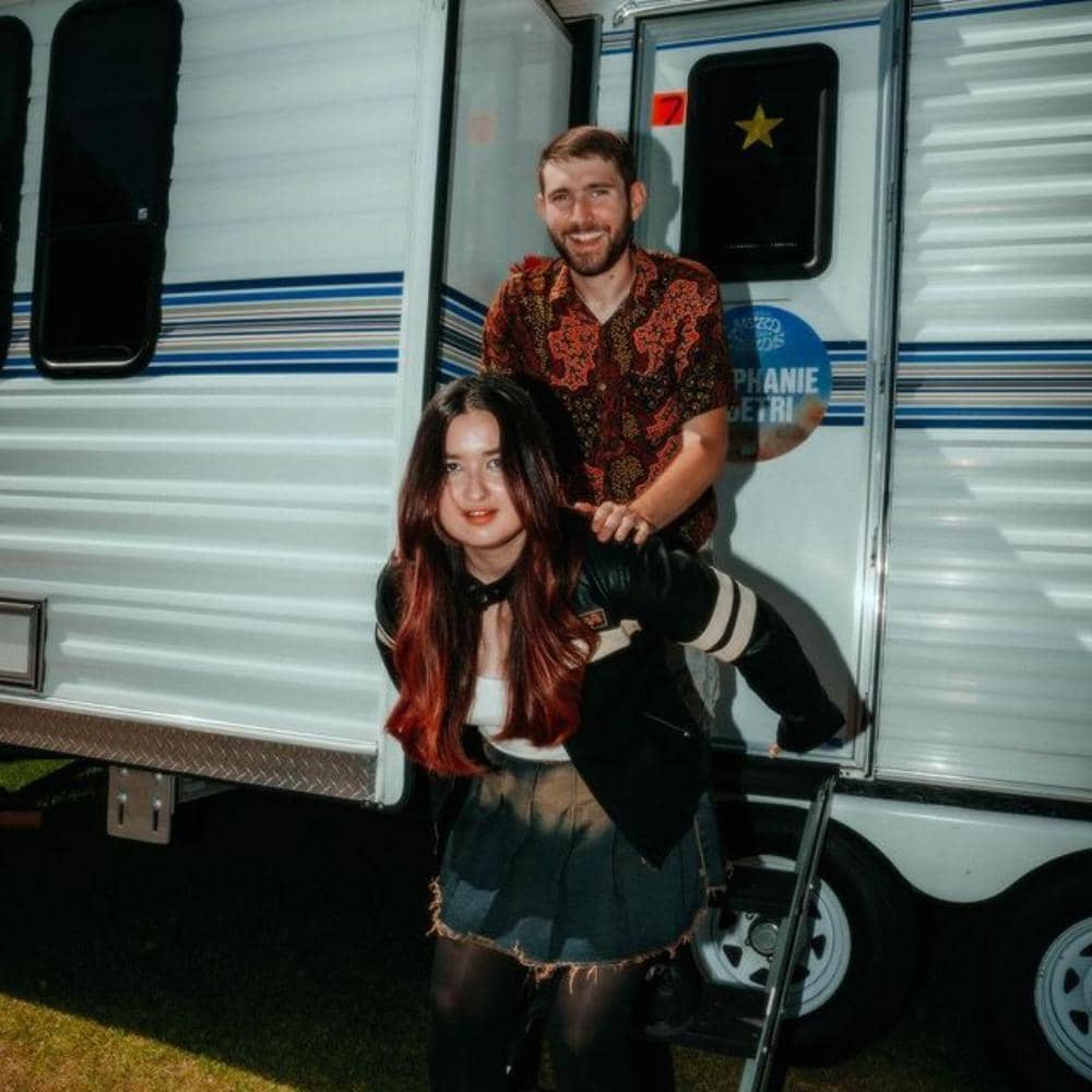 instagram.com/stephaniepoetri