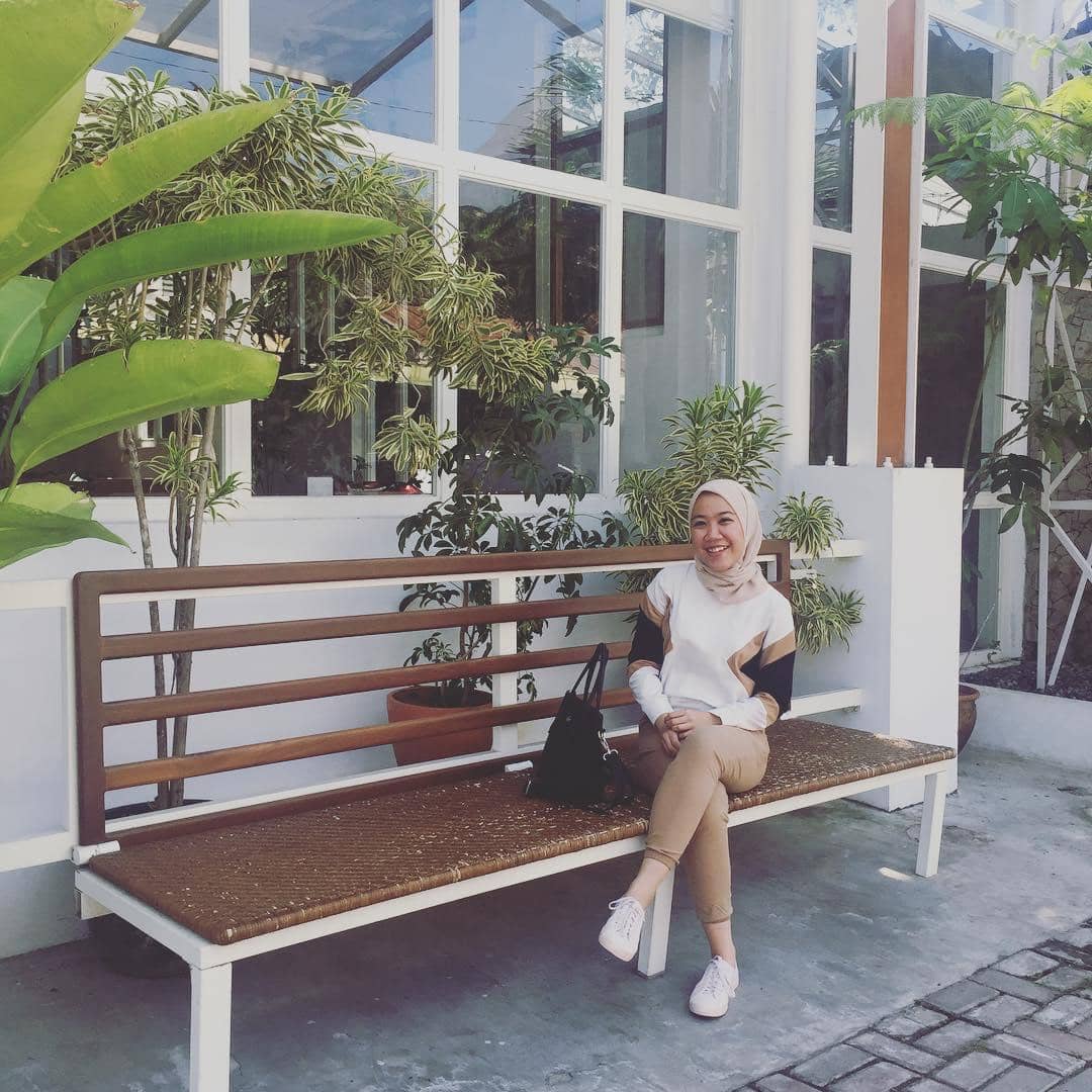 instagram.com/nadiaomara