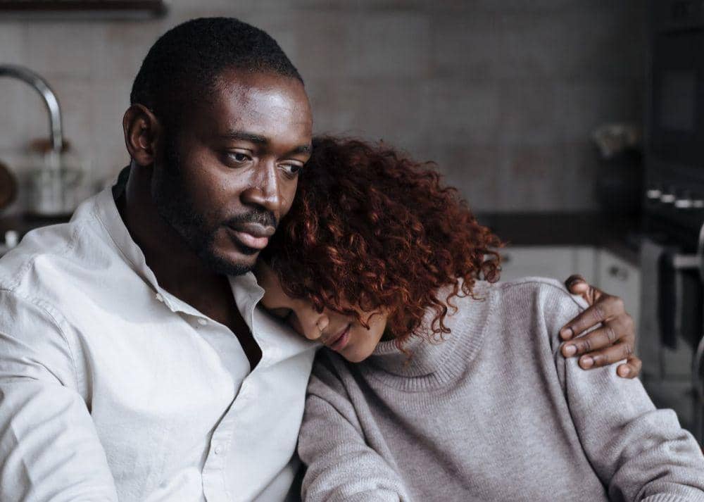 ilustrasi pasangan sedih (pexels.com/Ron Lach)