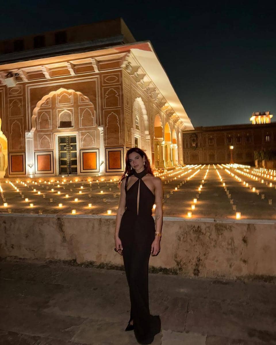 instagram.com/dualipa