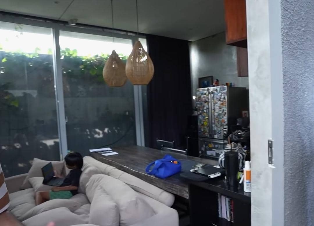 Youtube.com/TAULANY TV