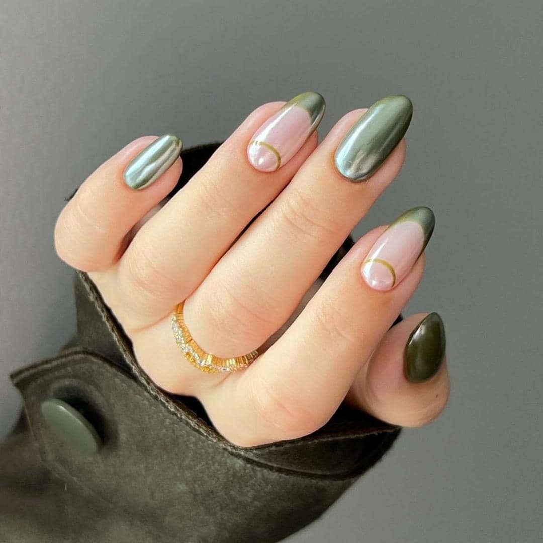 byrdie.com/Nail Art Hijau Sage