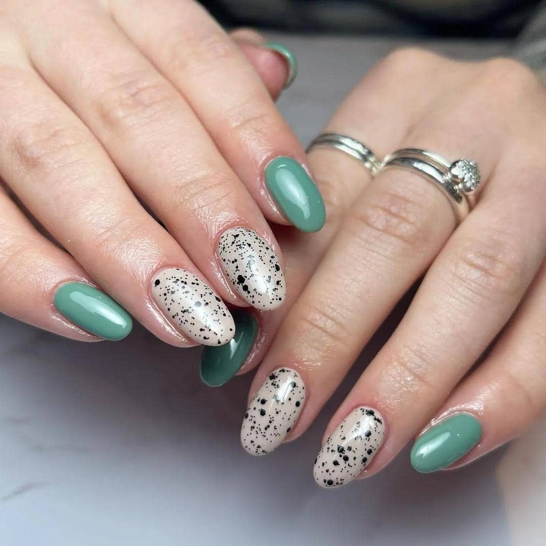 momooze.com/Nail Art Hijau Sage