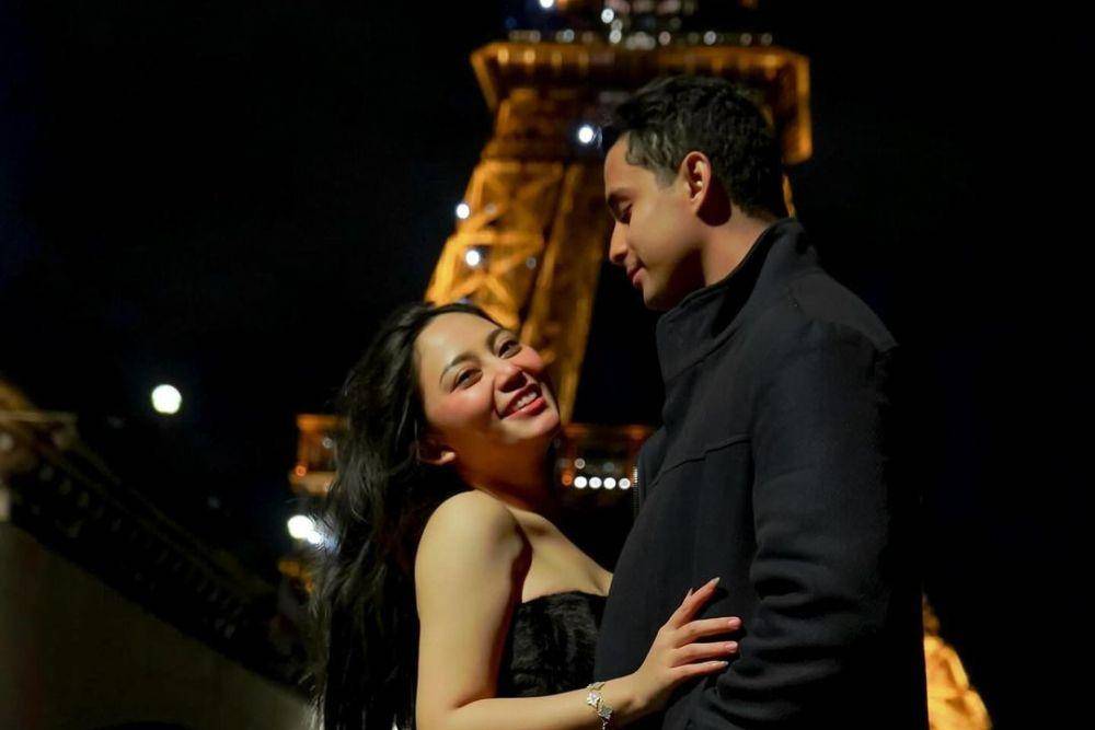 Mesra Abis! 9 Potret Rachel Vennya & Salim Nauderer Liburan di Paris