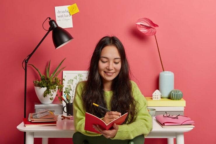 Freepik.com/wayhomestudio