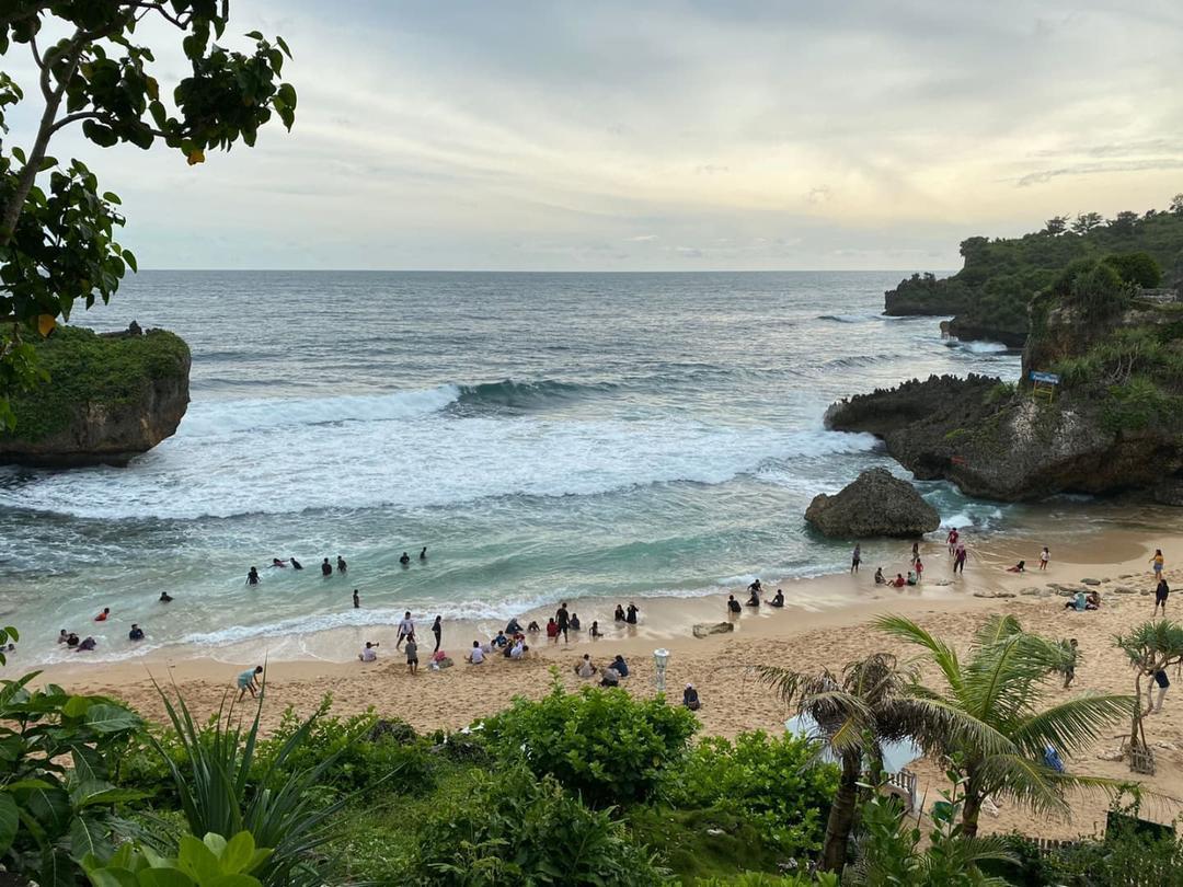 Pantai Mesra Jogja: Lokasi, Fasilitas, dan Daya Tariknya