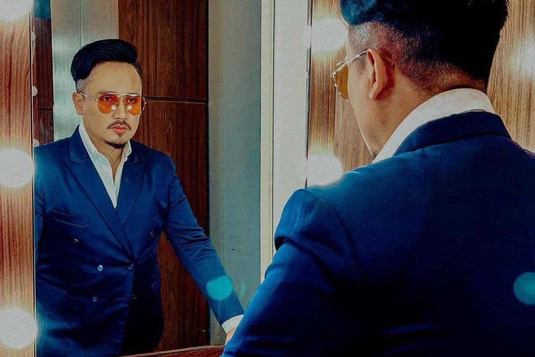 Instagram.com/_dennydarko_