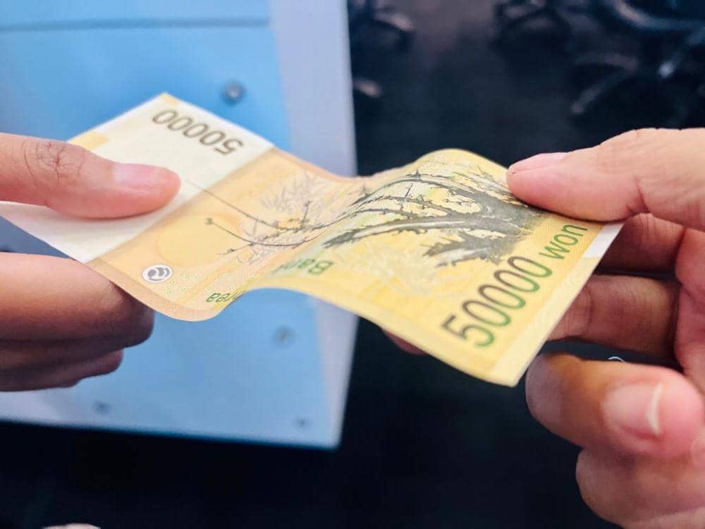 popbela.com/Ayu Utami