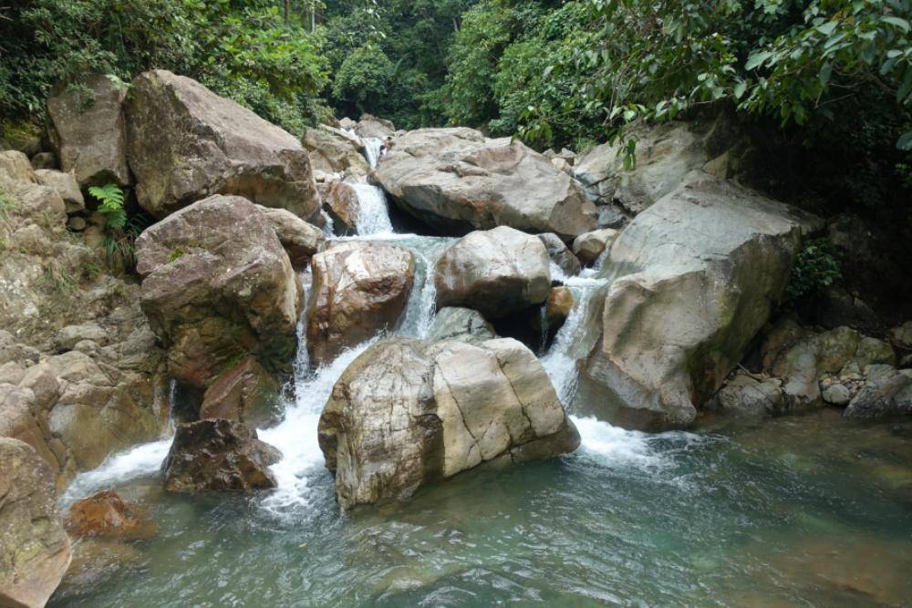Curug Leuwi Hejo Bogor: Lokasi, Harga Tiket, dan Daya Tariknya