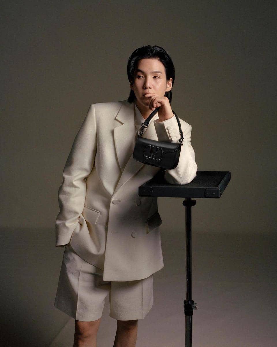 instagram.com/maisonvalentino