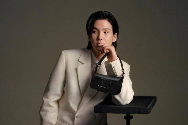 instagram.com/maisonvalentino