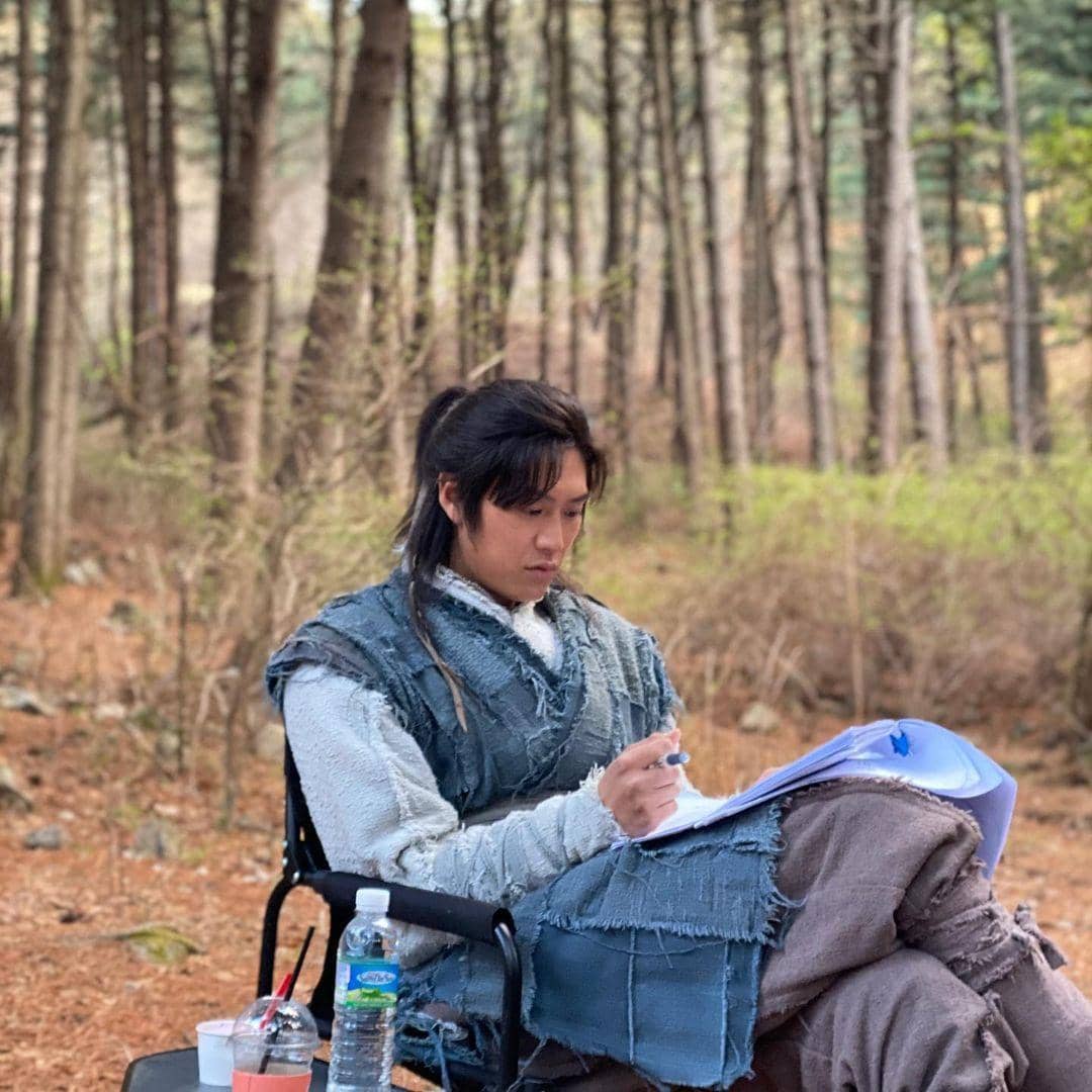 instagram.com/10042n00