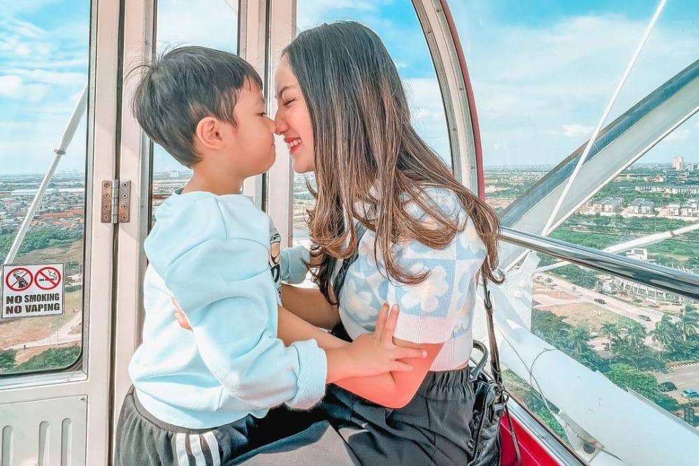 instagram.com/tamaratyasmara