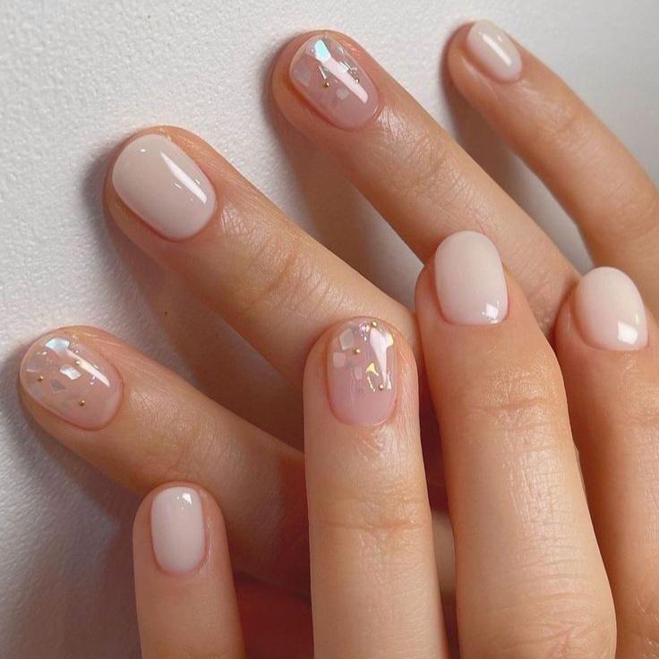 Inspirasi Nail Art Kuku Pendek yang Stylish