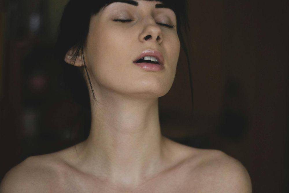 7 Alasan Perempuan Sulit Mendapatkan Orgasme 