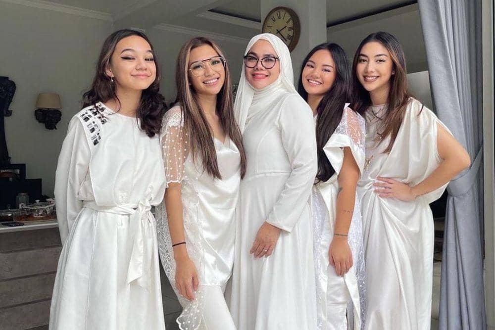 instagram.com/queen_saritaabdulmukti