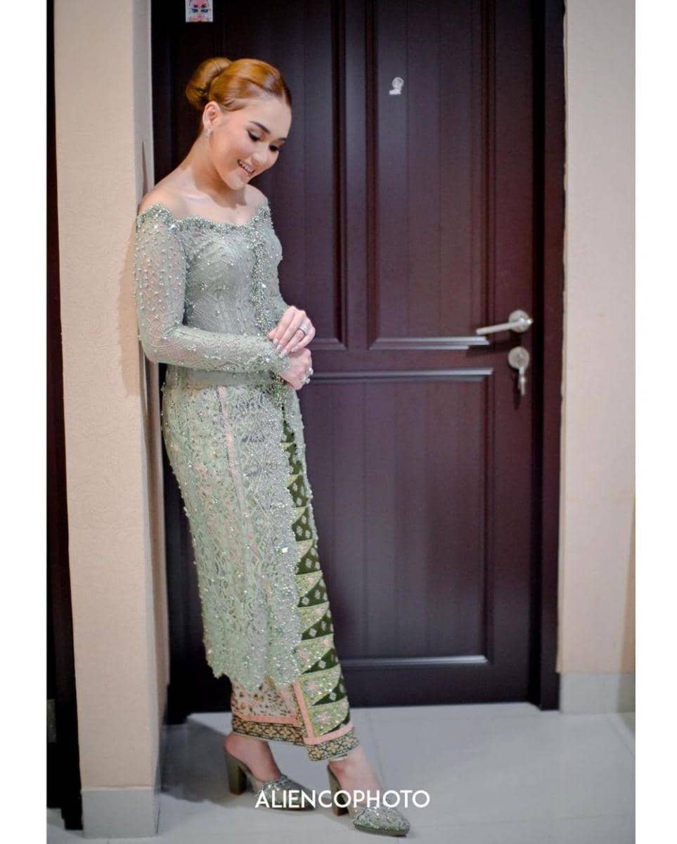 instagram.com/ayutingting92