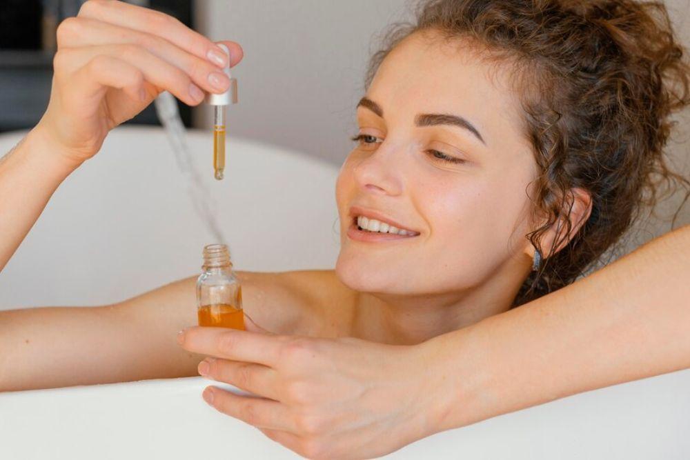 6 Rekomendasi Cleansing Oil untuk Kulit Berjerawat