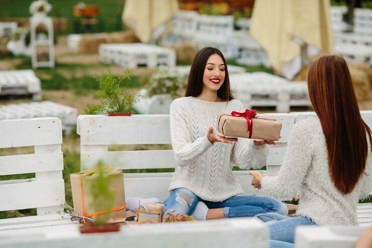 Freepik.com/teksomolika