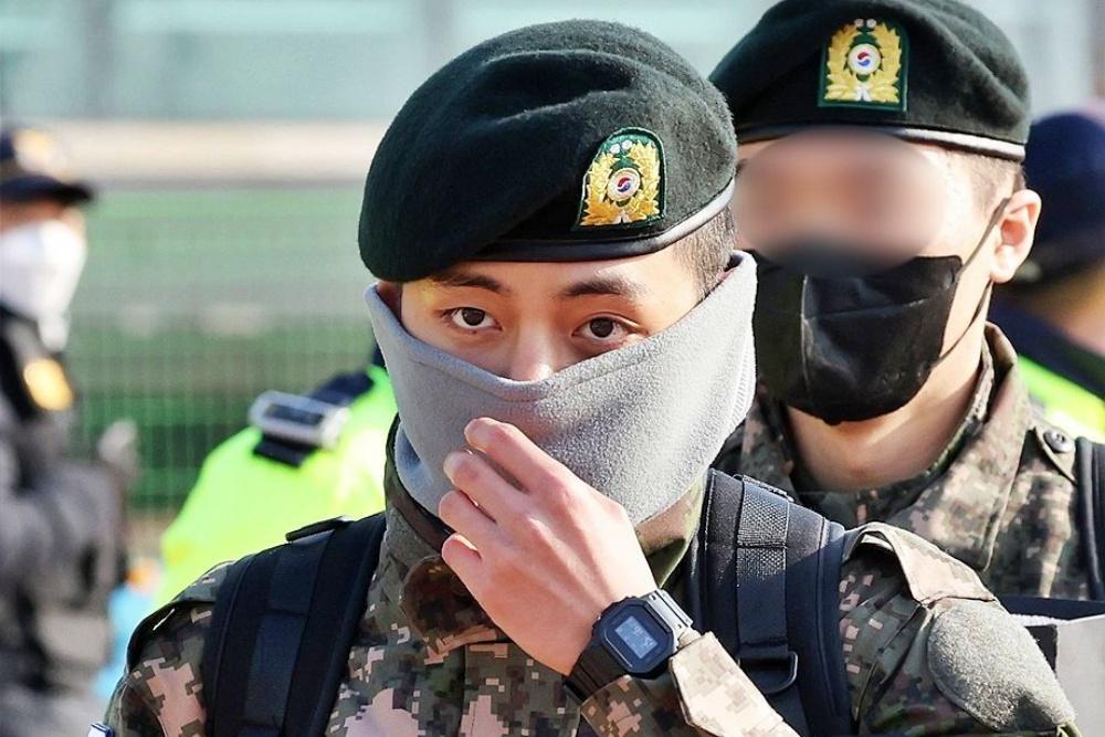 Potret Terbaru V 'BTS' yang Mulai Tugas di Polisi Militer
