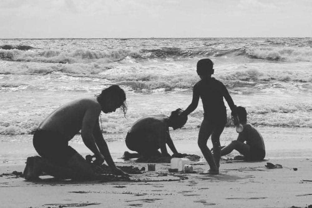 instagram.com/fifikaramoy