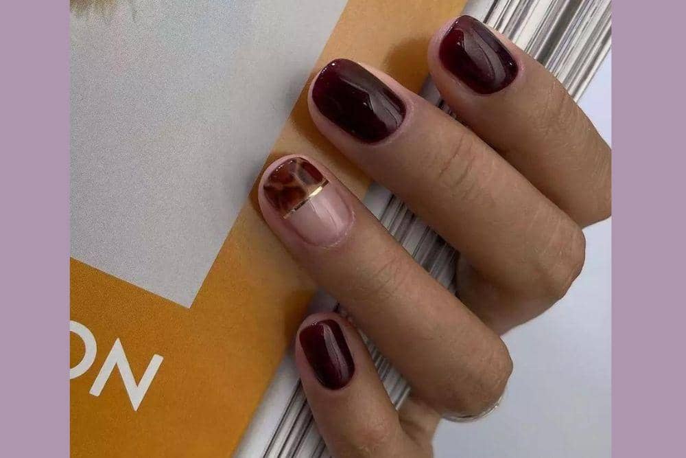 glaminati.com/Nail Art Maroon Motif