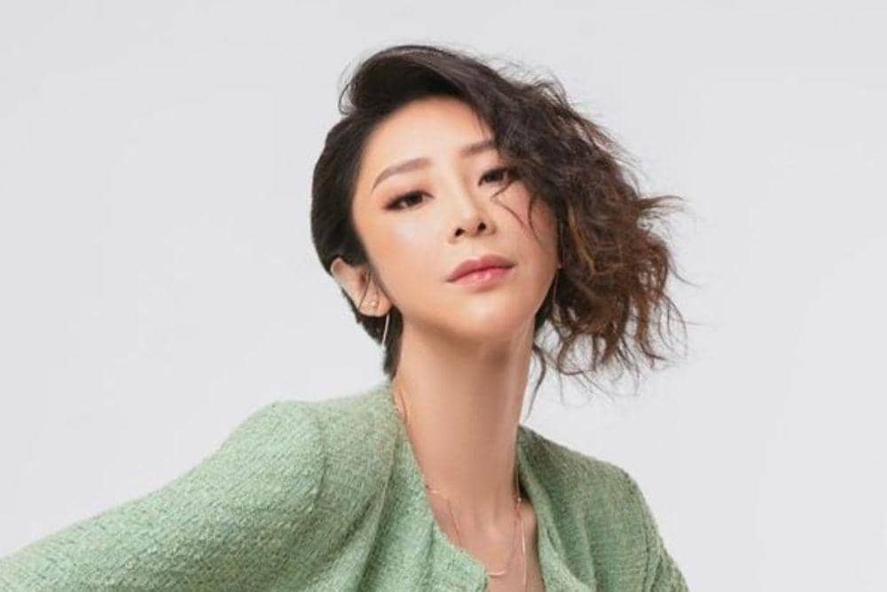 instagram.com/ayusarasw