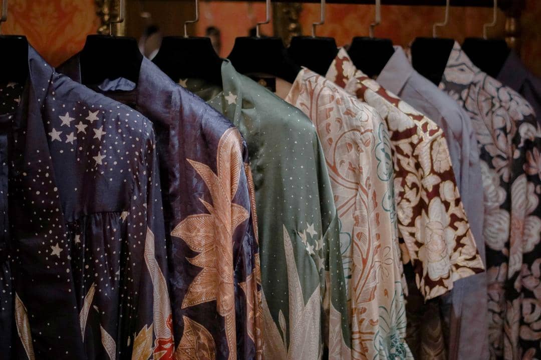 Iwan Tirta Private Collection Hadirkan Raya 2024 Bertema 'Sujiwa'