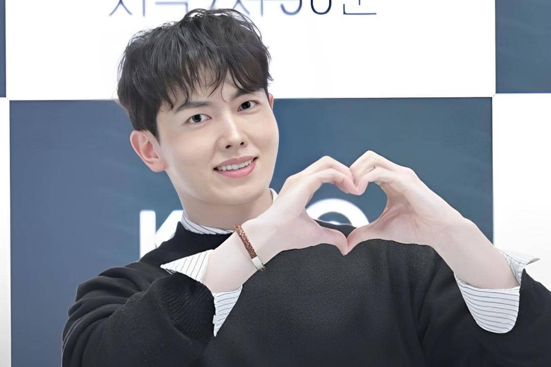 Instagram.com/_shinwoo_