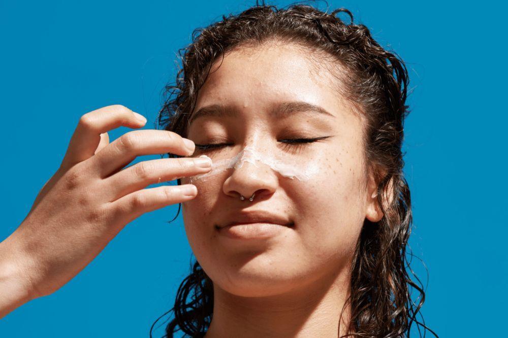 9 Sunscreen yang Mengandung Vitamin C, Melindungi dan Mencerahkan