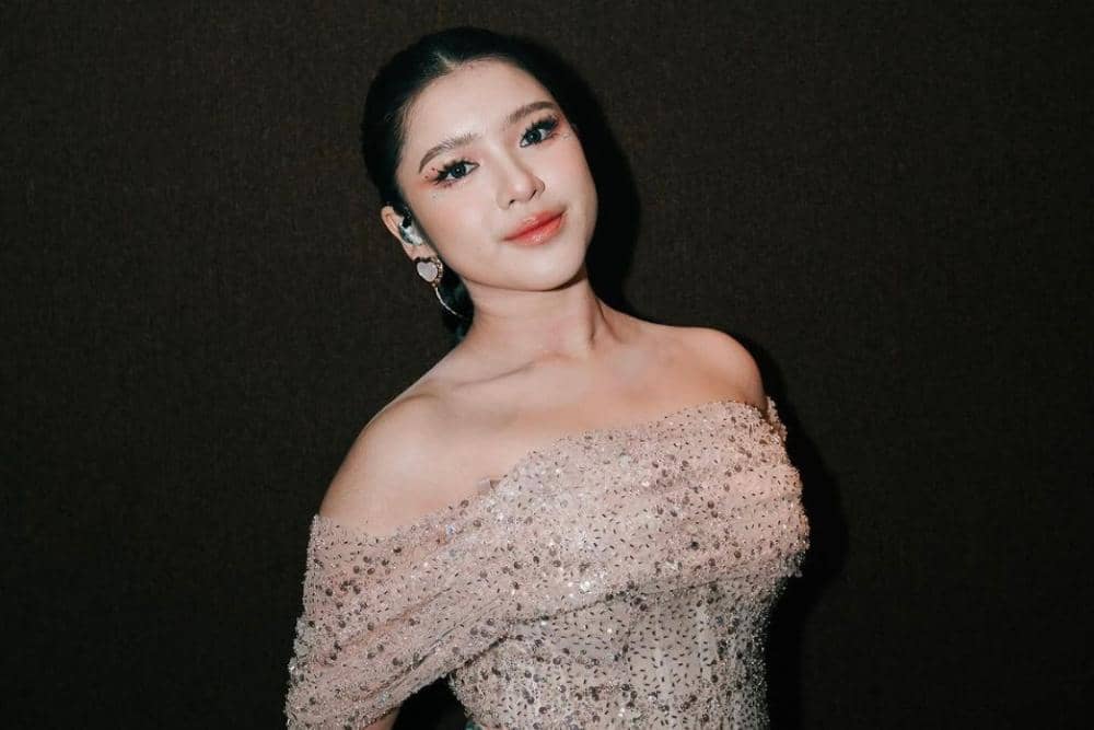 instagram.com/tiaraandini