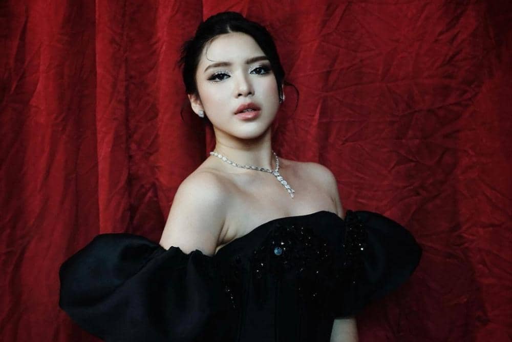 instagram.com/tiaraandini