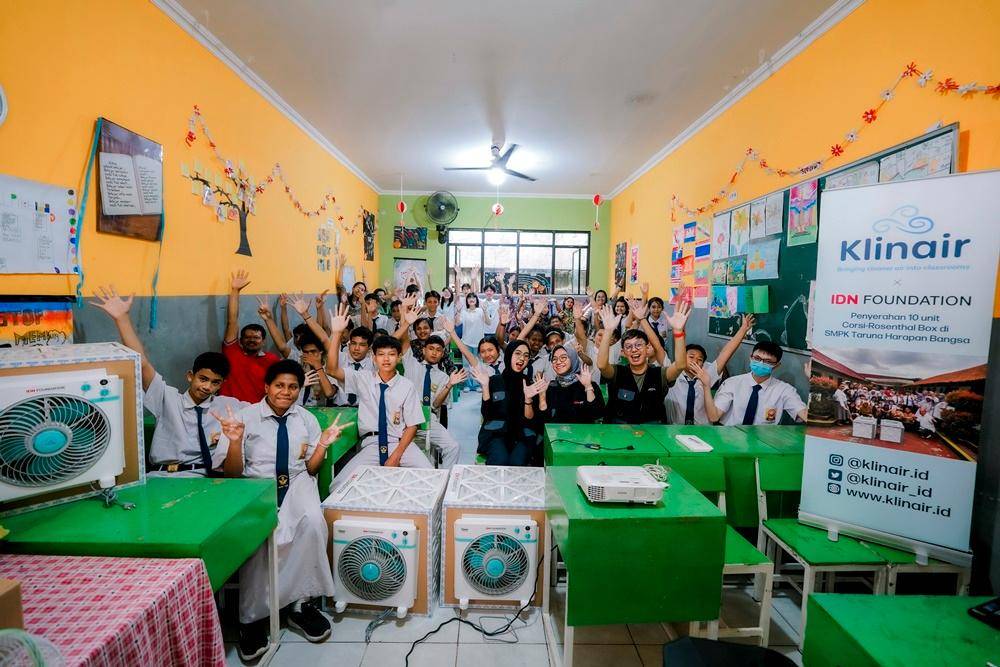 IDN Foundation Berkolaborasi dengan Klinair Serahkan

Donasi CR-Box