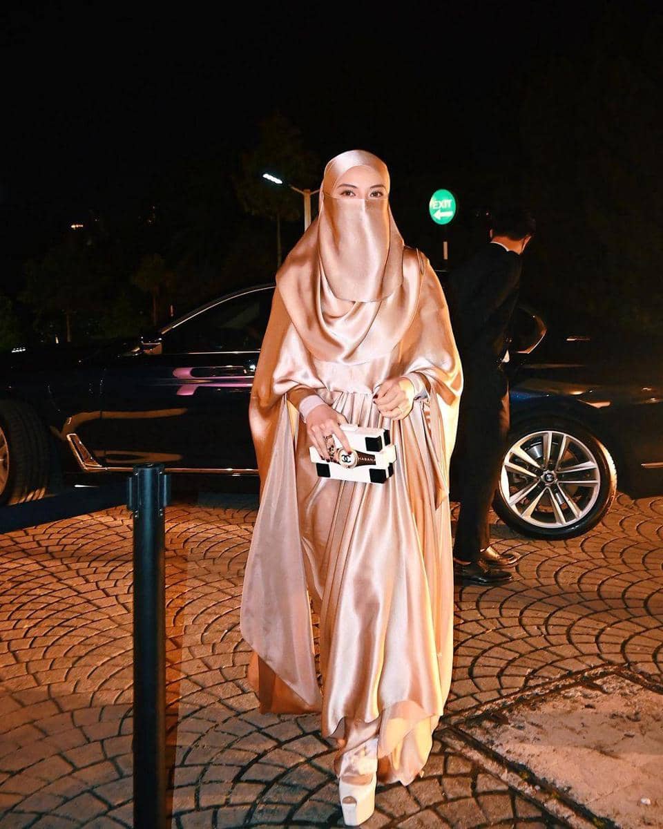 instagram.com/neelofa