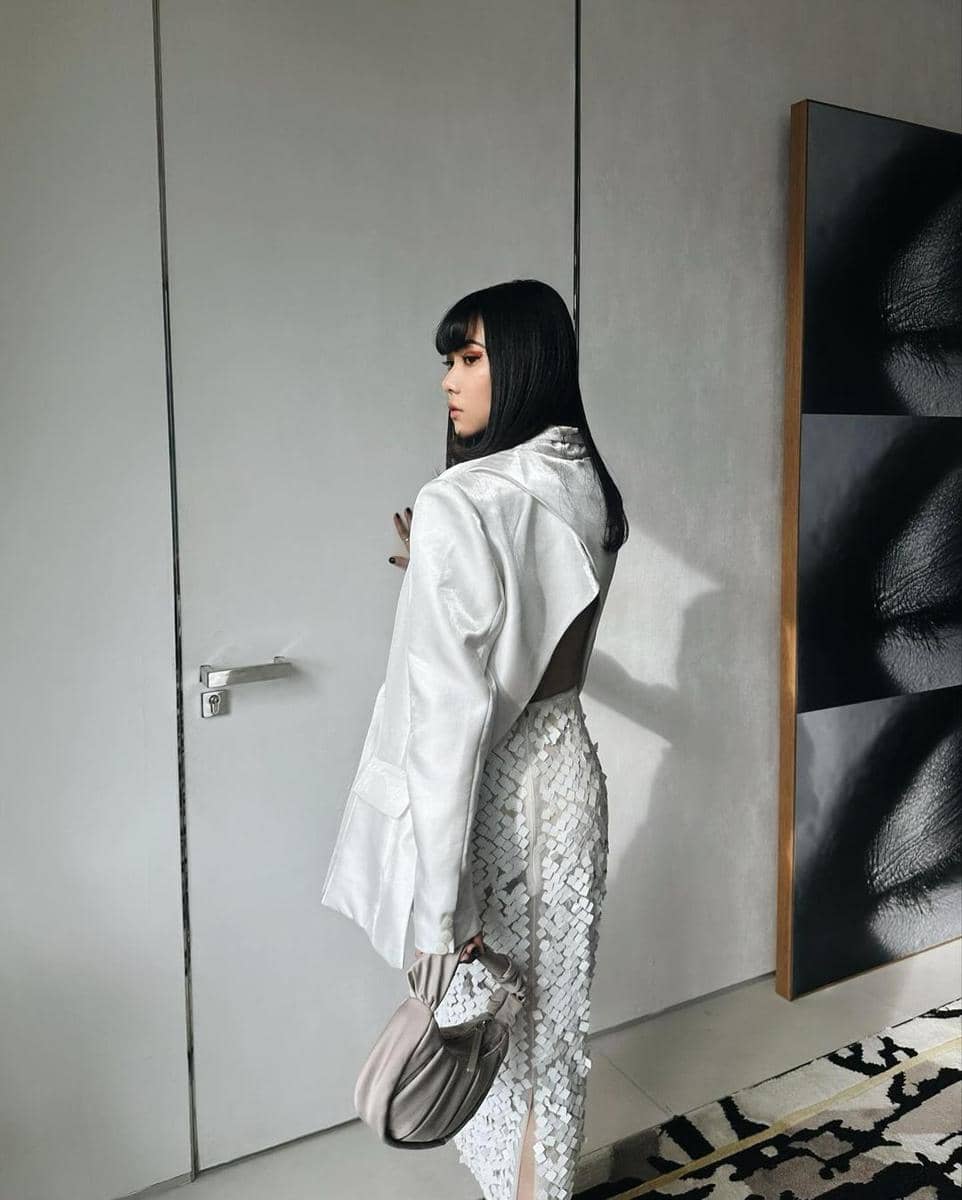 instagram.com/isyanasarasvati