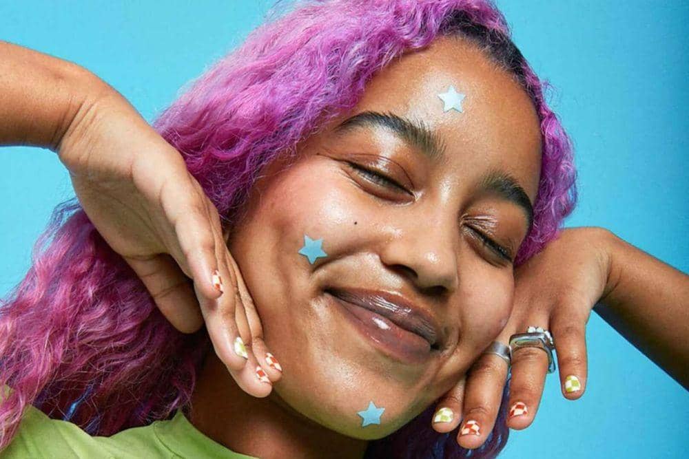 byrdie.com/Cara Pakai Acne Patch