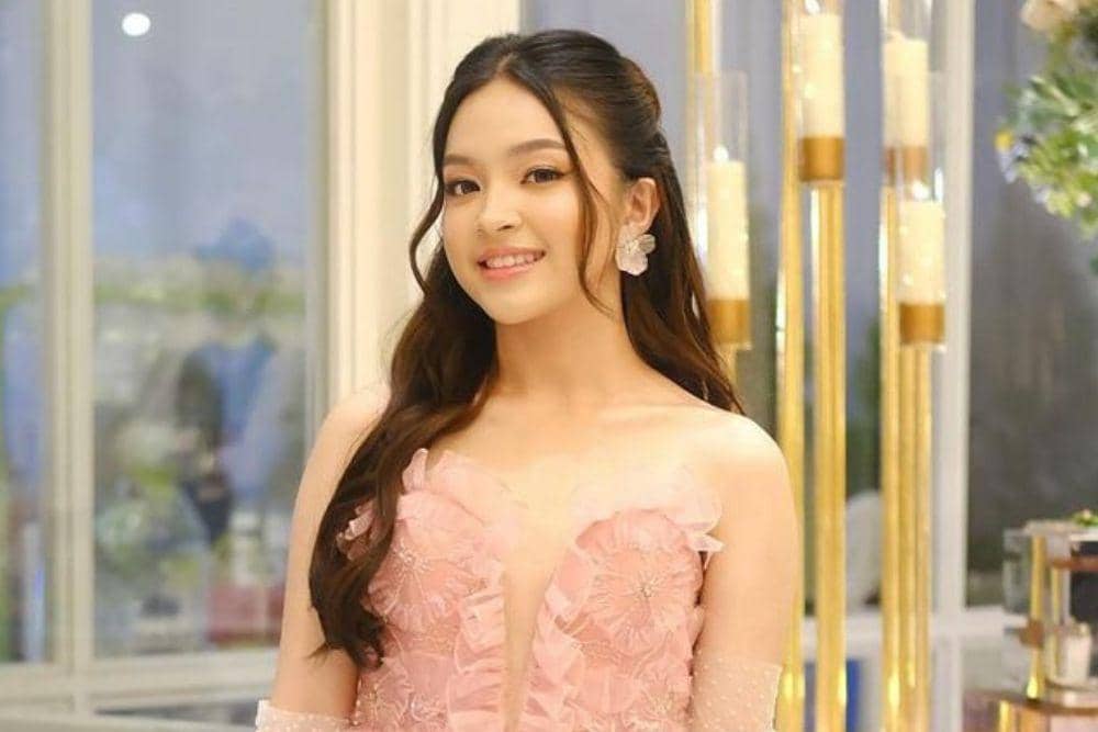 instagram.com/elsaajapasal